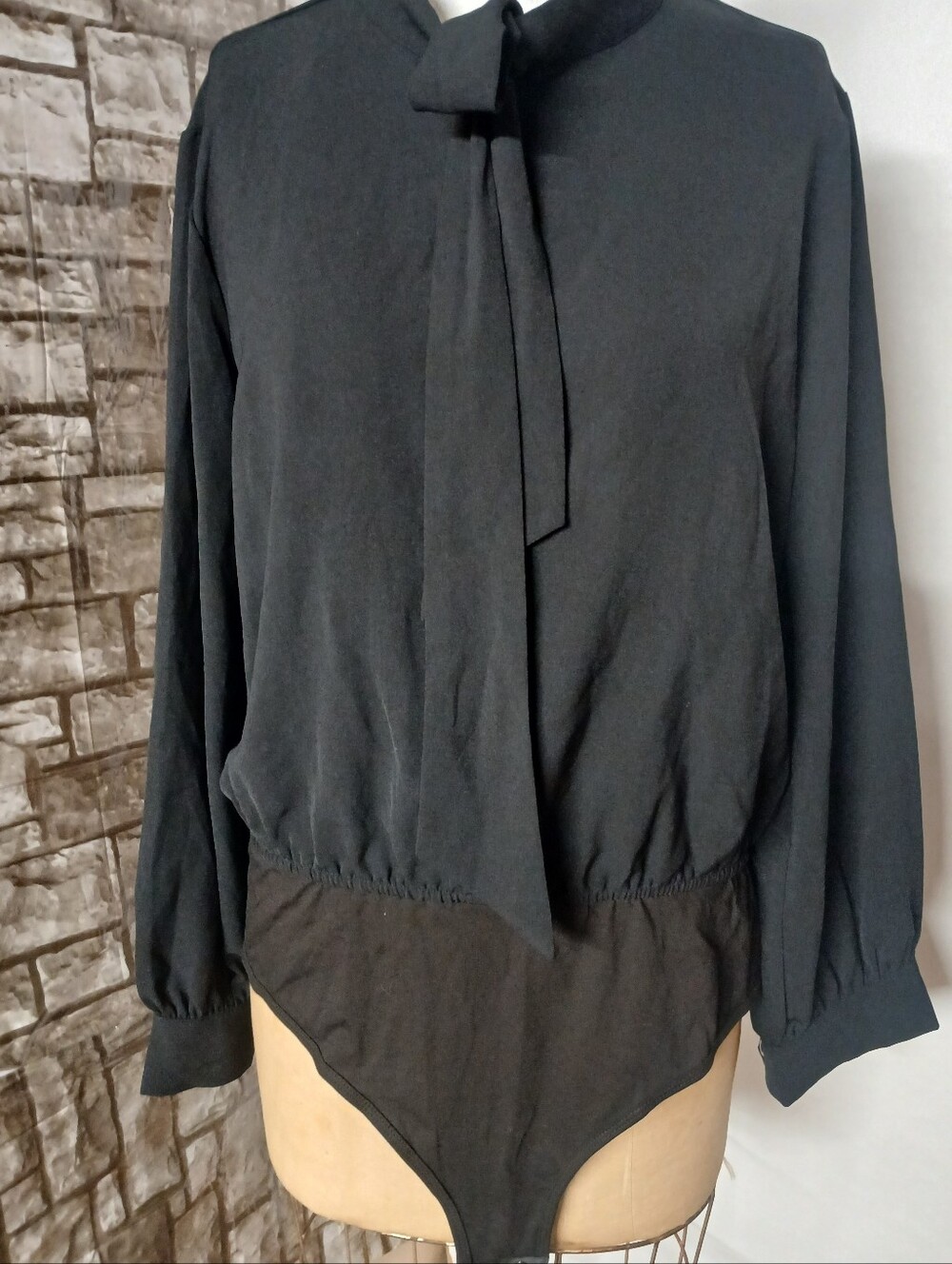 J̌ǰClassic Black Tie-Neck Long Sleeve Bodysuit
